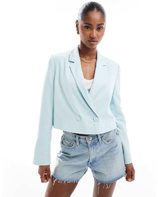 Blazer Taglio Corto di Stradivarius in White