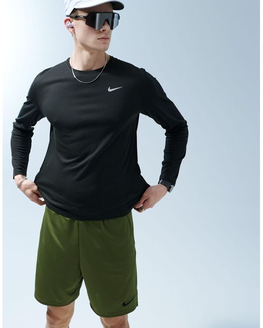 Miler dri-fit - t-shirt a maniche lunghe nera di Nike in Black da Uomo