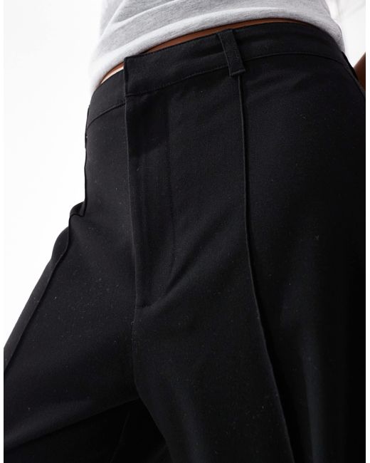Petite - pantalon droit ajusté avec nervures à l'avant Pull&Bear en coloris Black