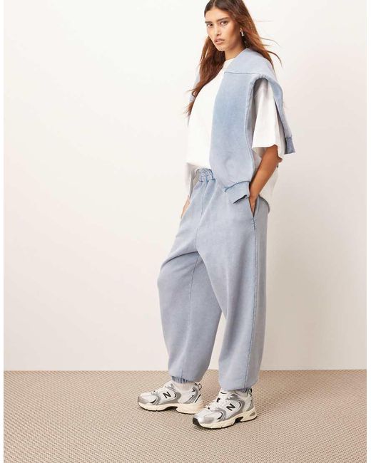 ARRANGE White Premium Acid Wash joggers