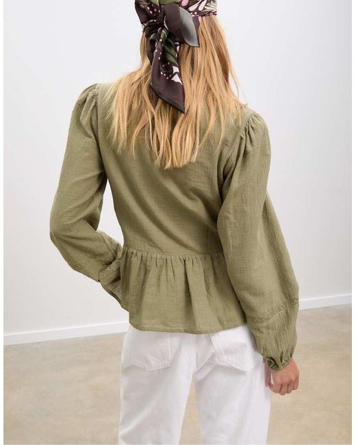 Blusa Kaki Ricamata Vestibilità Ampia Con Nodo di Stradivarius in Green