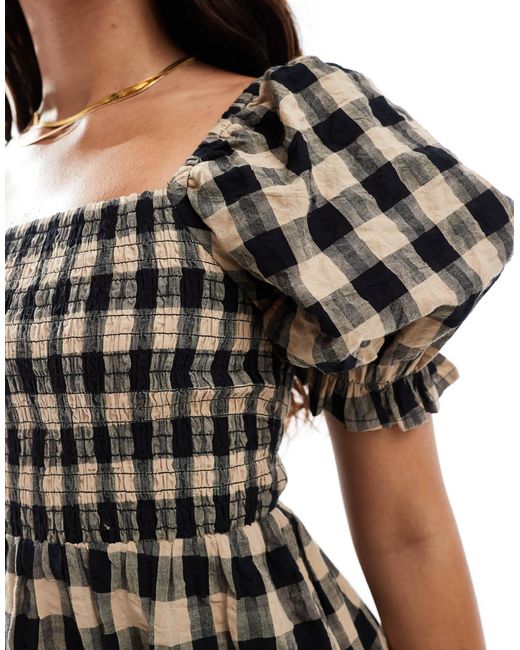 Robe mi-longue froncée à carreaux avec manches longues New Look en coloris White