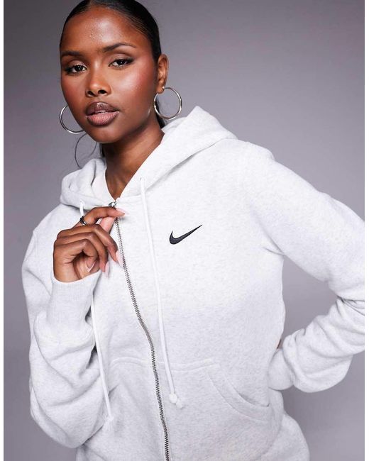 Phoenix di Nike in White