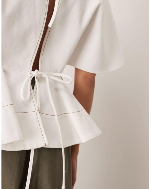 Top en sergé à basque avec manches chauve-souris - écru ARRANGE en coloris White