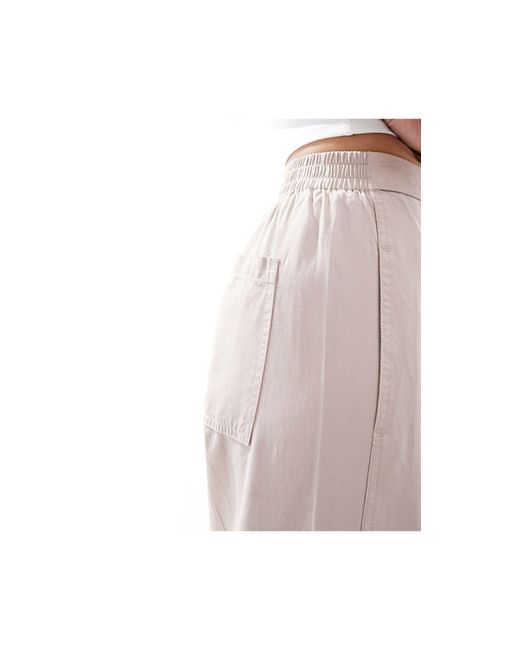 Pantaloni morbidi color visone con gamba a cilindro di ASOS in White