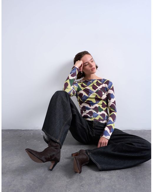 Top en microfibre à manches longues avec imprimé géométrique peint TOPSHOP en coloris White