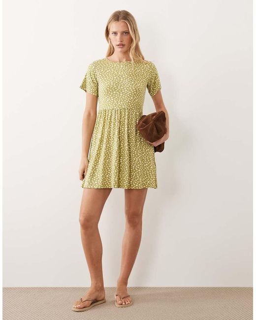 Wednesday's Girl Green Wednesdays Girl Smudge Spot