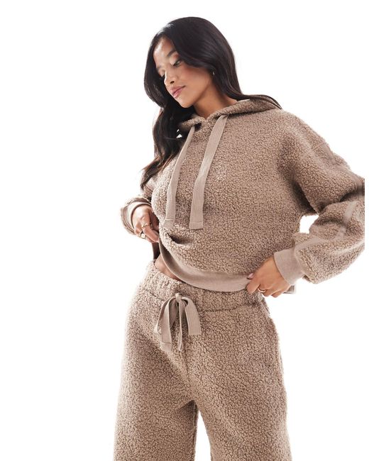 ASOS Natural Asos design petite – lounge-set aus teddyfell