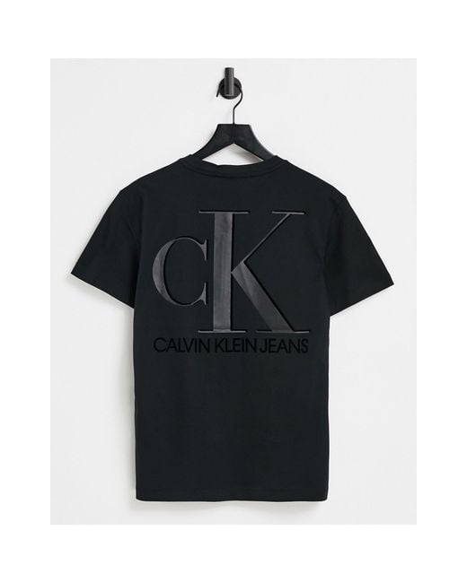 Camiseta negra con estampado hot sale