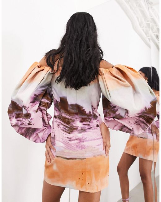 Robe courte structurée à encolure bardot et imprimé coucher ASOS en coloris Pink