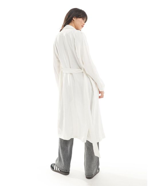 Trench-coat mi-long doux - écru ASOS en coloris White