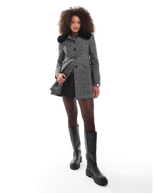 Miss Selfridge Black – dolly-mantel aus bouclé