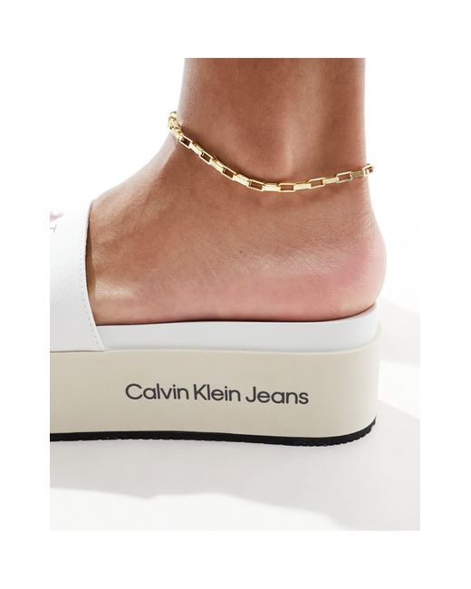 Sandalias blancas con plataforma plana Calvin Klein de color White