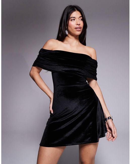 ASOS Black – schulterfreies, kurzes skater-kleid aus samt