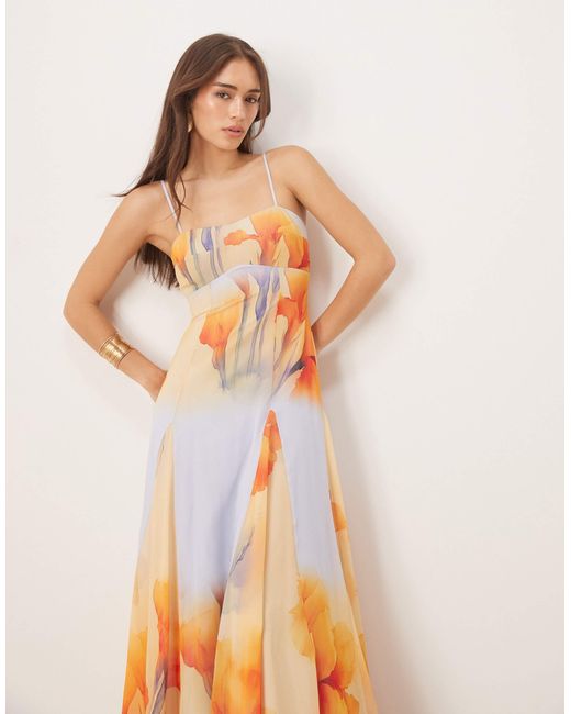Robe longue en mousseline à imprimé fleuri oversize avec bretelles fines et jupe à godets ASOS en coloris Orange