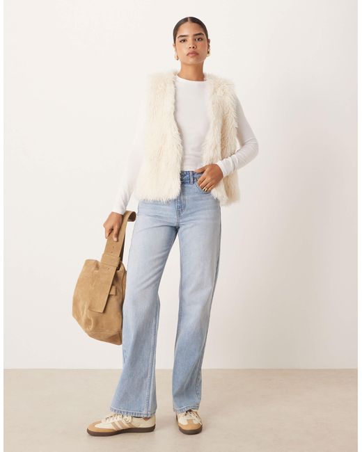 Threadbare White – kunstpelzweste