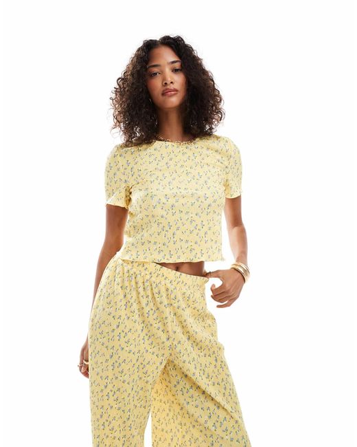 Pieces Multicolor – knapp geschnittenes t-shirt