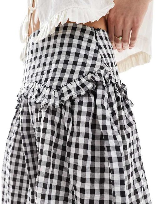 Gonna Midi Nera A Quadretti Con Volant di Wednesday's Girl in White