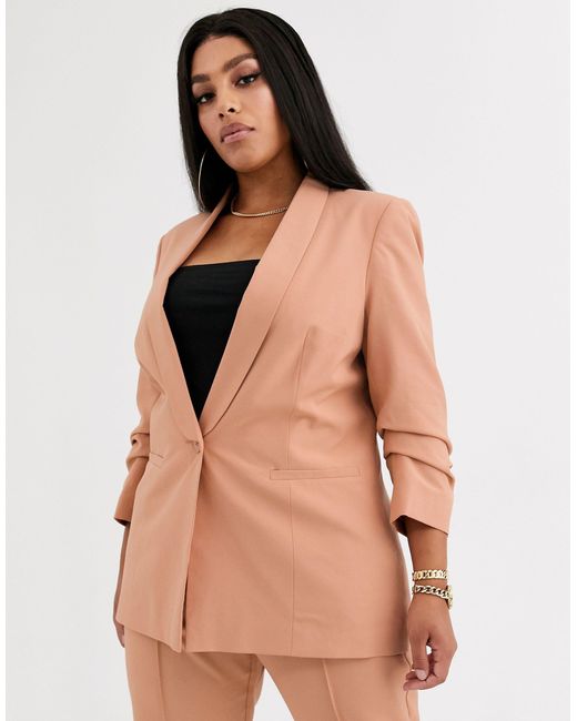 curve suit