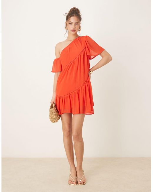 ASOS Aangerimpelde Mini Jurk Van Chiffon Met Blote Schouder En Opengewerkte Rand in het Red