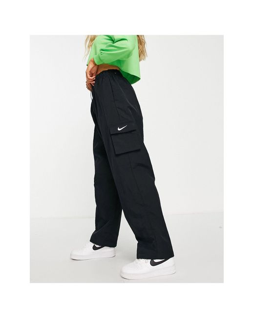 Pantalon cargo à petit logo virgule Nike en coloris Black