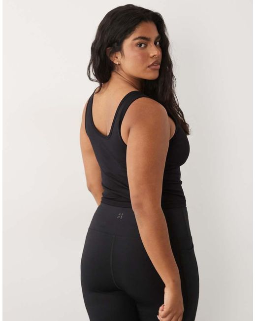4505 Black Curve Seamless V Neck Vest With Inner Bra