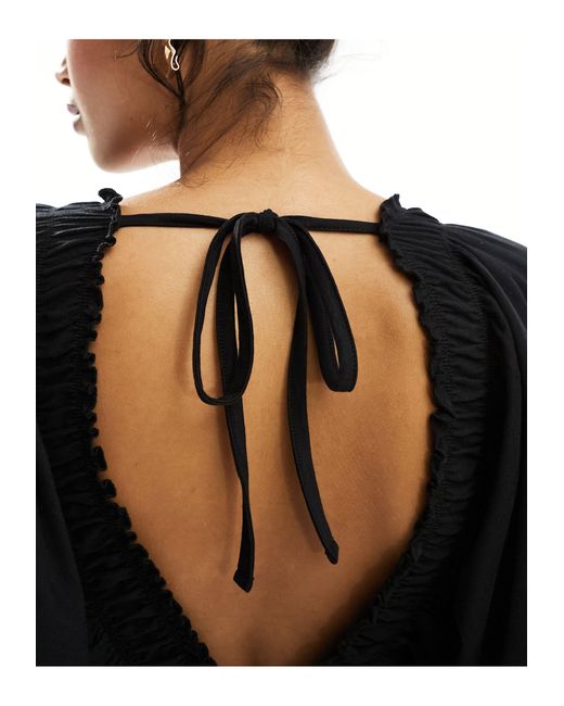 Robe rétro mi-longue à décolleté avec liens élastiques et taille froncée ASOS en coloris Black