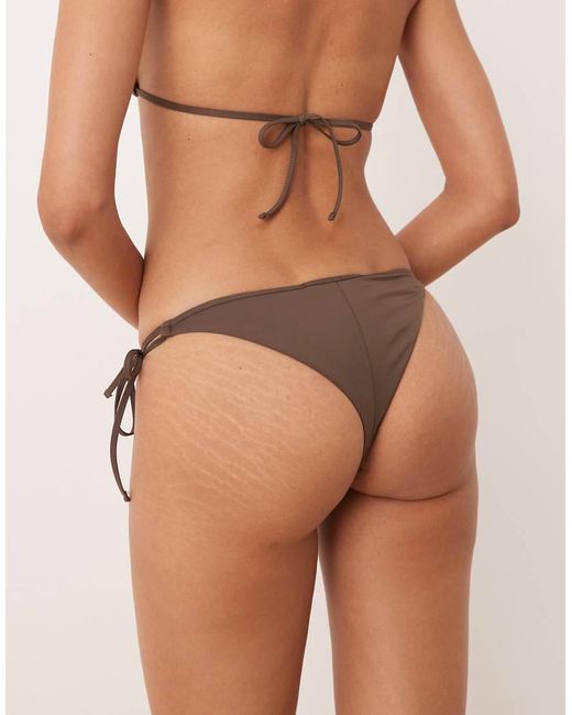 Slip Bikini Con Laccetti Laterali Color Cioccolato Con Borchie di Mango in Brown