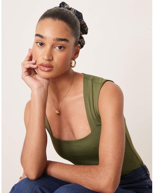 New Look Green – figurbetonter body