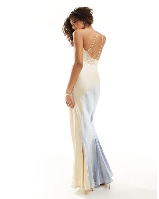 L - robe longue asymétrique en satin style color block avec appliqué en dentelle - pastel ASOS en coloris White