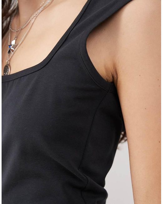 Top Con Scollo Squadrato di Collusion in Black