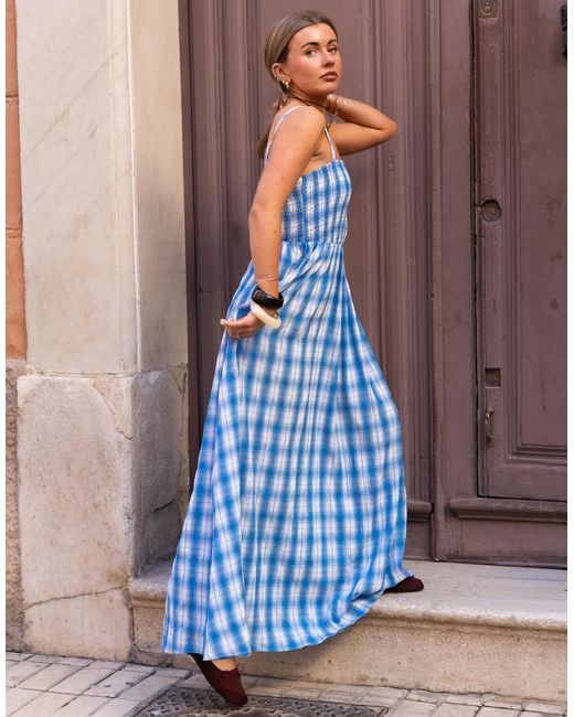 Daisy Street Blue X molly mcfarlane – maxikleid mit gesmoktem oberteil und em karo