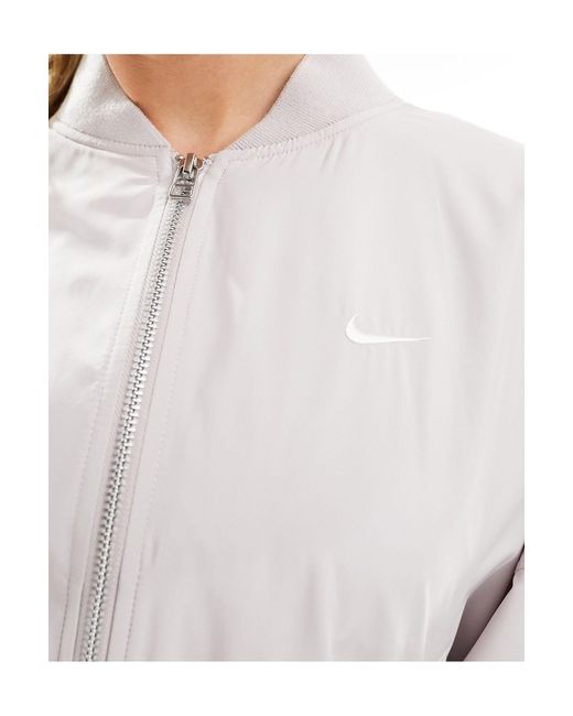 Essentials - giacca bomber oversize lilla di Nike in White