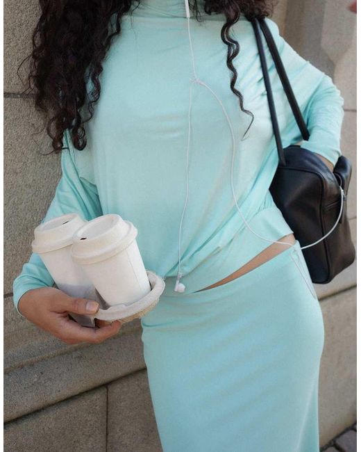 NA-KD Blue Shoulder Pad Volume Top