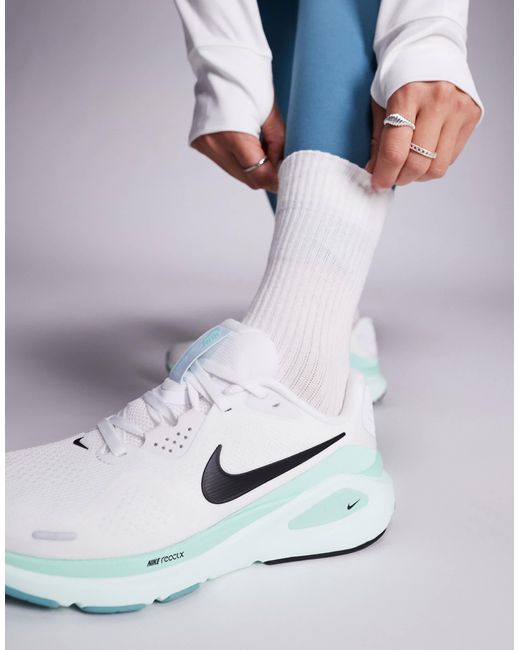 Structure 26 - baskets - et vert Nike en coloris Blue