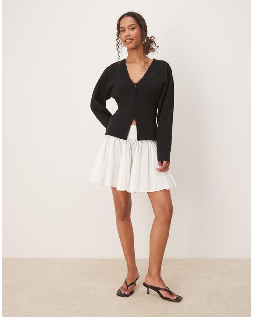 Gina Tricot Black – kompakte strickjacke