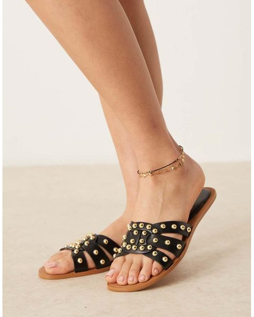 Glamorous Platte Sandalen Met Brede Pasvorm En Studs in het Natural