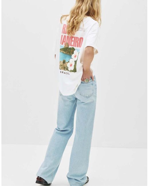 T-Shirt Bianca Con Stampa Rio De Janeiro di Pull&Bear in White