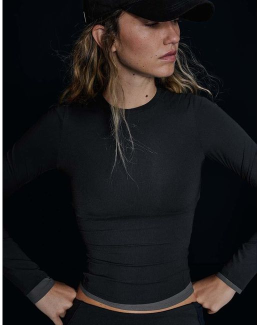 Bershka Black Technical Fabric Long Sleeve T-Shirt