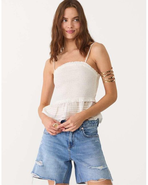 Stradivarius Top Met Dunne Bandjes En Ruches in het Blue