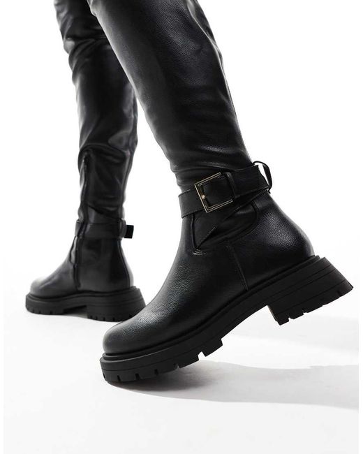 Botas Por Encima De La Rodilla Negras Planas Con Detalle De Hebilla Kirby De ASOS de color Black