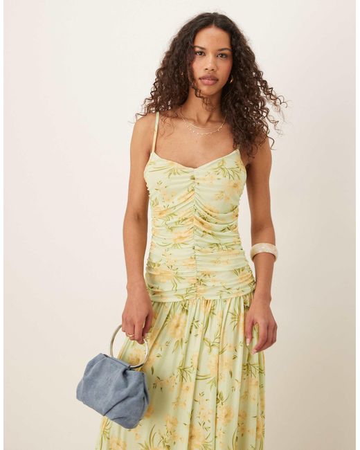 Vila Yellow – gerafftes mesh-maxikleid