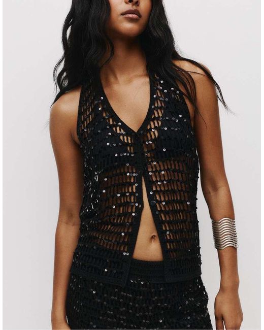 Top Allacciato Al Collo All'Uncinetto Con Paillettes di Pull&Bear in Black