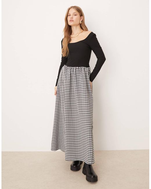 Robe longue 2-en-1 avec jupe à carreaux vichy et encolure dégagée - et blanc ASOS en coloris Black
