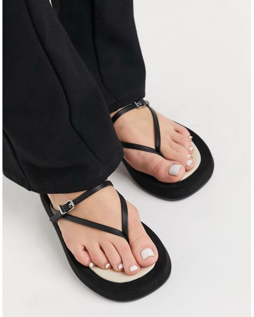 ASOS Fateful - Teenslippers Met Dikke Zool in het Zwart - Lyst