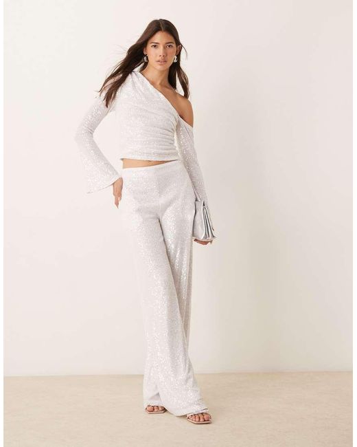 ASOS Gerimpelde Top Met Lovertjes En Asymmetrische Hals in het Natural