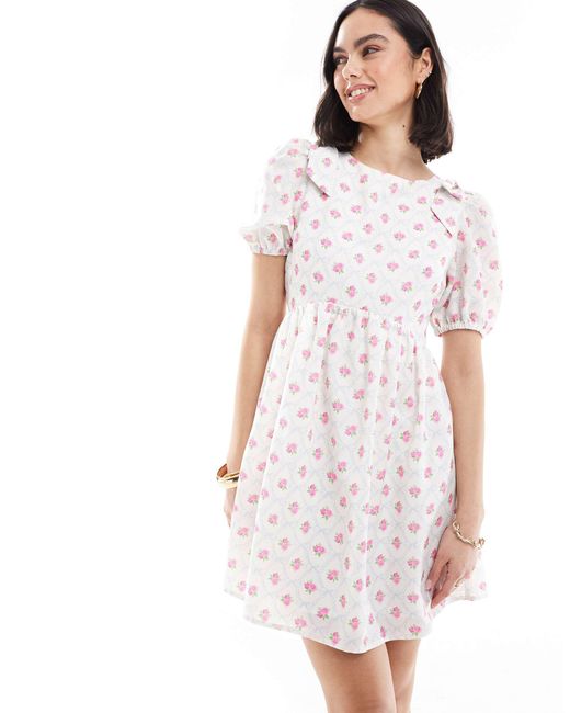 The Frolic White – exklusives mini-hängerkleid