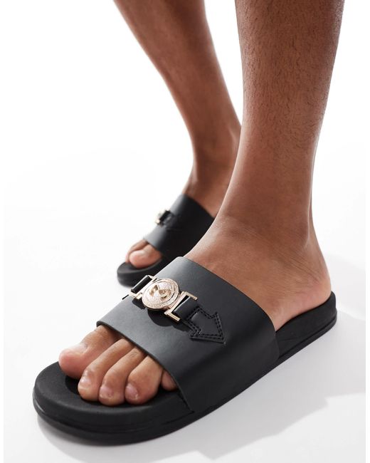 SEQWL White Ita Sandals With Buckle Stap for men