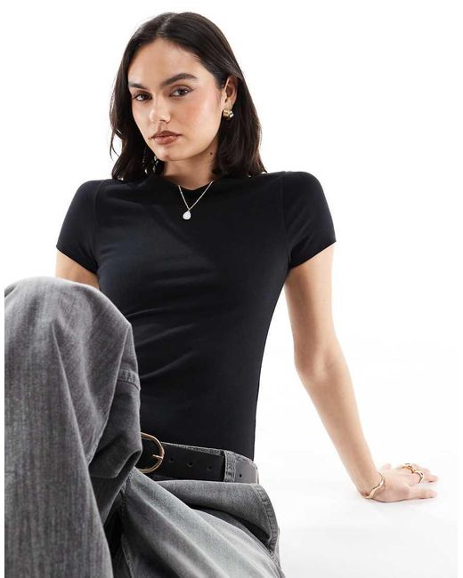 Body De Estilo Camiseta Con Cuello Redondo De New Look de color Black