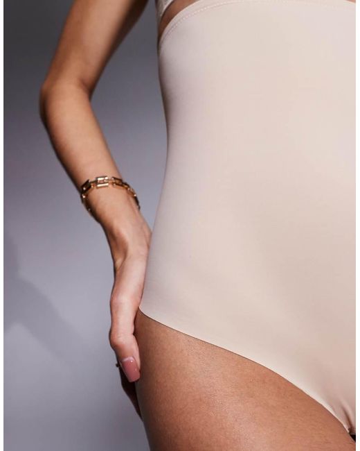 Bye Bra Sterk Vormgevende String Met Zeer Hoge Taille in het Purple